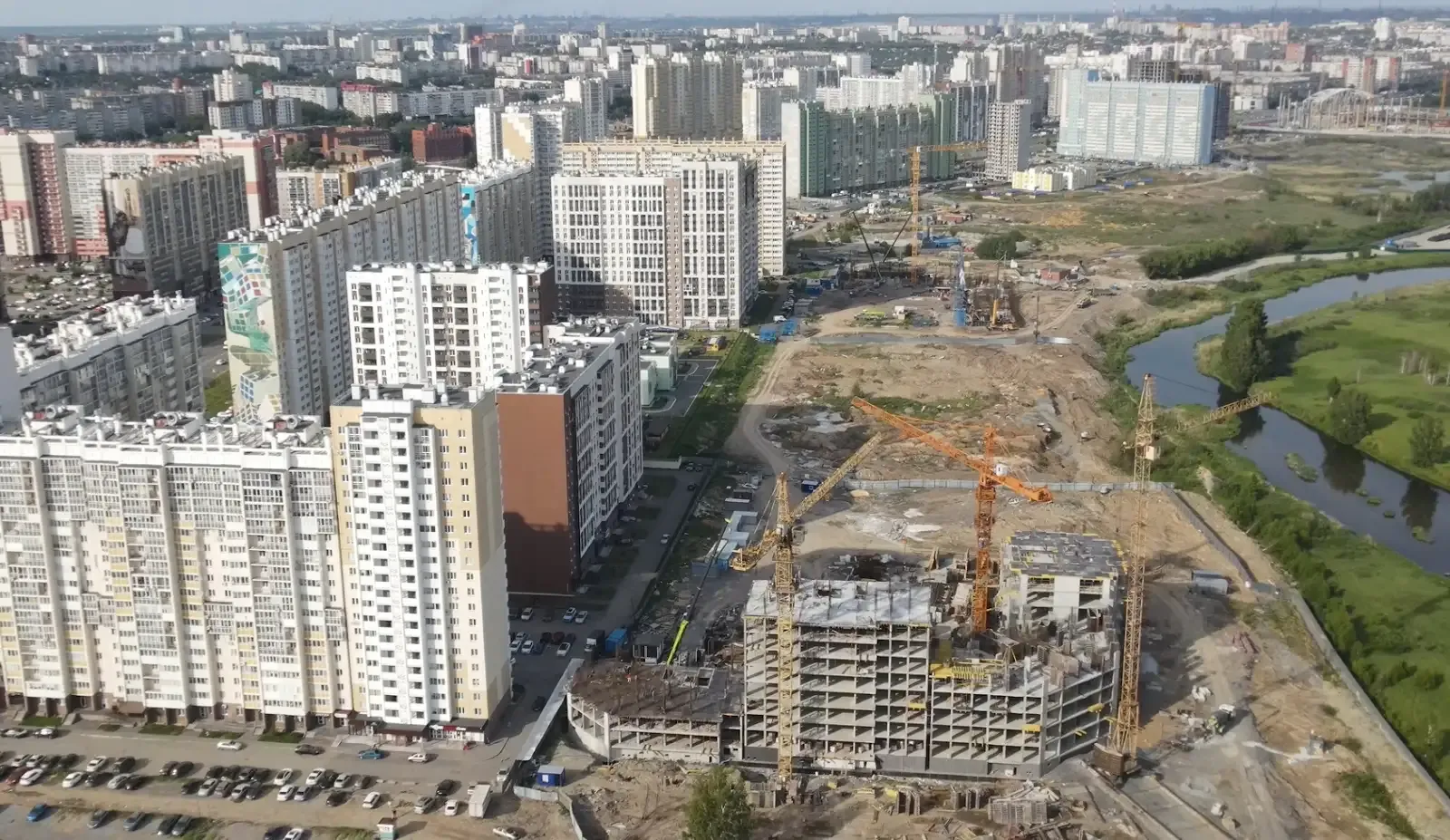 Аэрофотография жилого района Академ Риверсайд